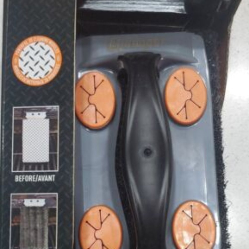 Q-Swiper BBQ Grill Brush Cleaning Set 1 Grill Brush w Steel Scraper & 25 Wipes - Picture 1 of 4